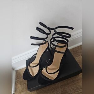 Windsor Black Spiral Strap Heels - Size 8